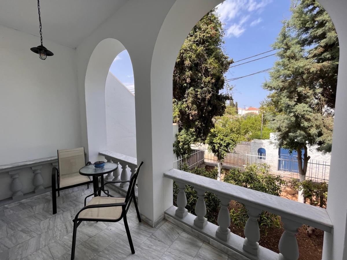 The Elegant Summer House Spetses Town ภายนอก รูปภาพ